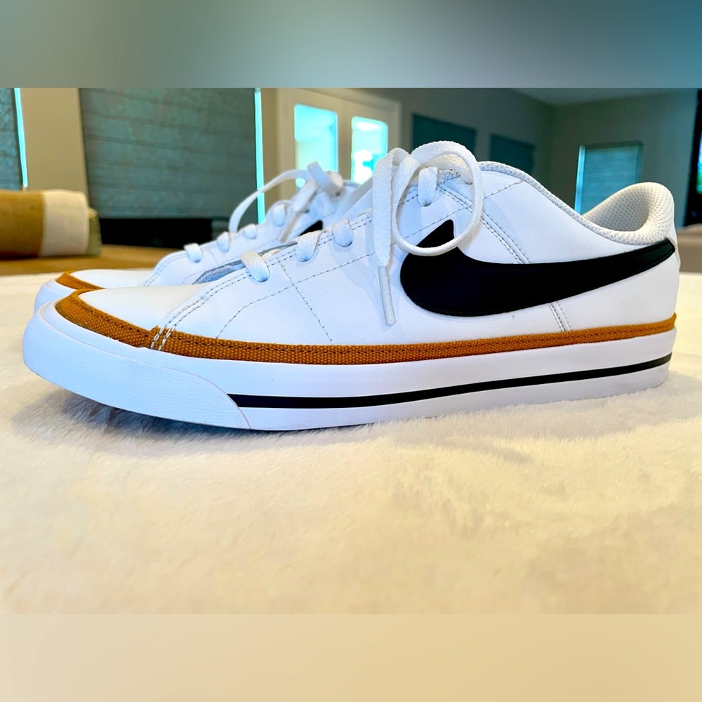 Nike Court Legacy (Size 7 youth)